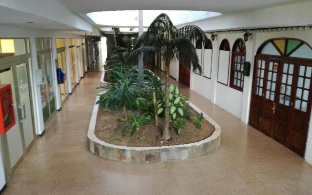 5 min walk from Yumbo 216