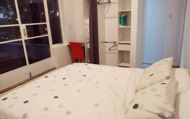 Modern apartment in historic Parktown West