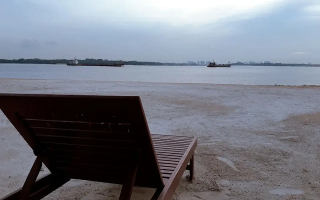 Homerent by Countrygarden Danga Bay