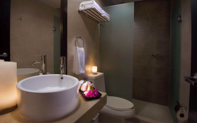 Aldea Thai Luxury Condohotel