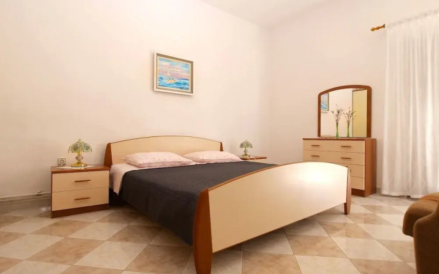 Apartment 539