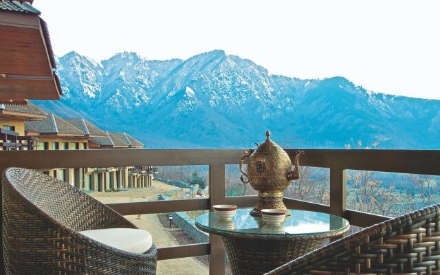 Taj Dal View Srinagar