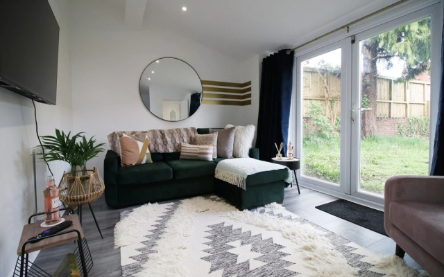 Minister House Apt 1 by Tŷ SA