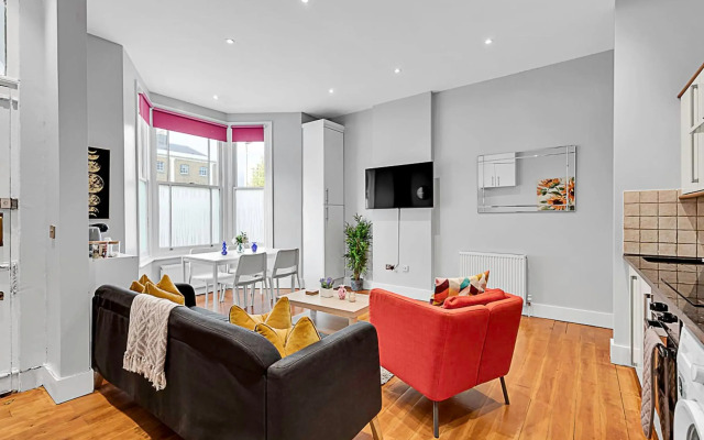 Stylish & Modern St Johns Hill
