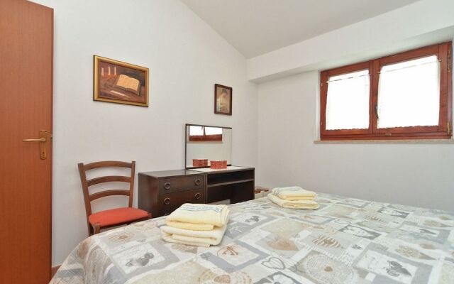 Apartment 522