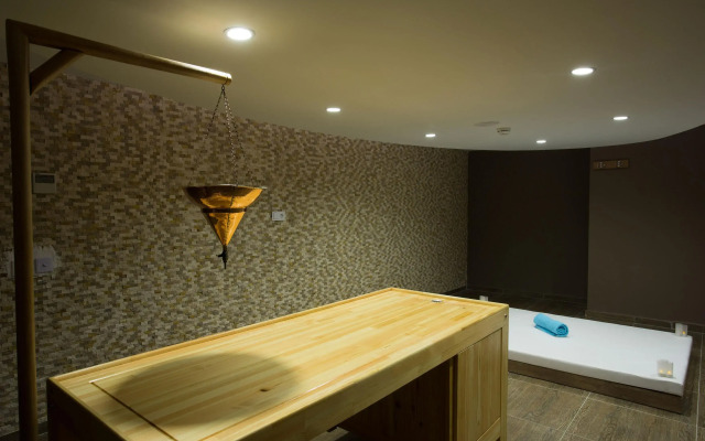 Water Side Resort & Spa