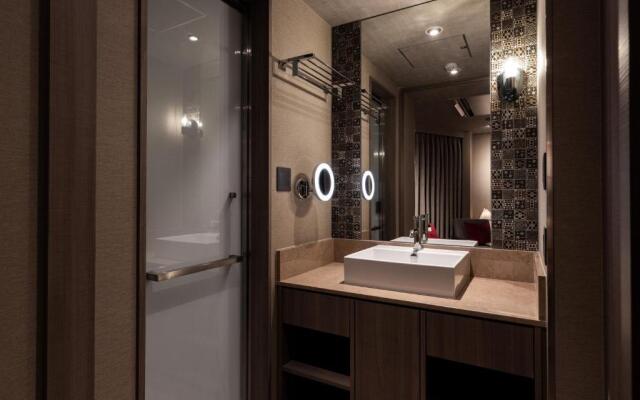 Y-HOTEL