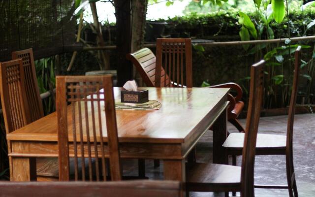 Baan La Poon Hotel