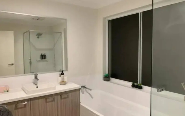 Sandpiper Island Tranquil Waterfront Views & Jetty