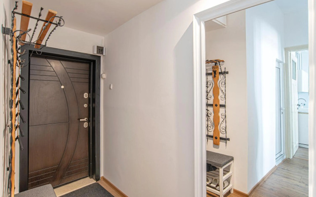 Supreme Luxury Top Central 1 Bedroom Apartment