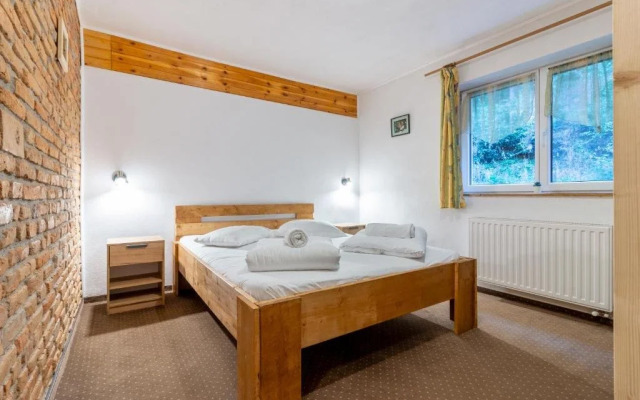 . Hotel Craiul Crailor