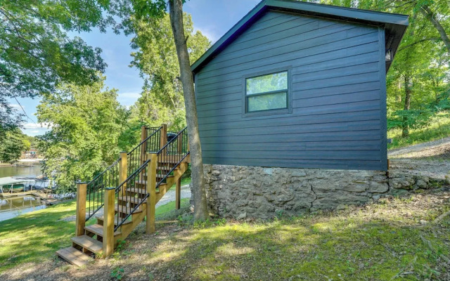 Waterfront Escape: Ozarks Home + Guest House!