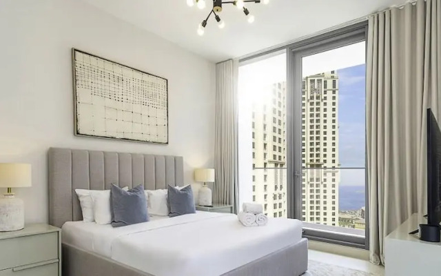 LUX Contemporary Suite Marina View 3