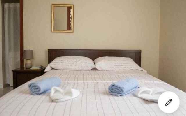 Villa Delphia One Bedroom Traditional House