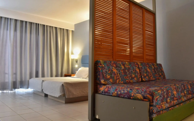Caravel Apartment Hotel