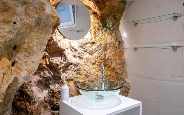 Stone Houses Dingač