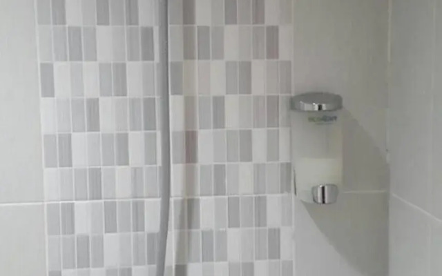 Gold Hotel Simpang Lima