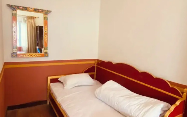Three Jewels Boutique Hotel