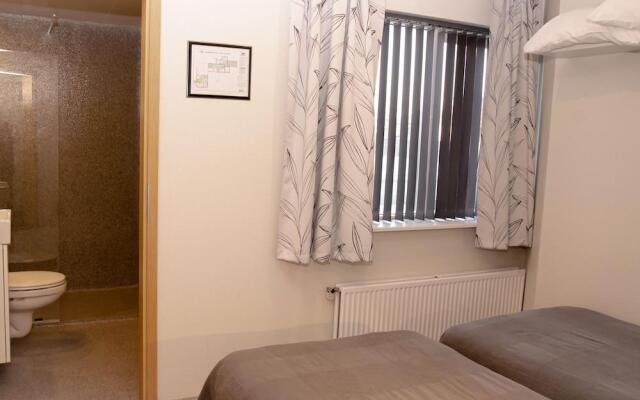 B&B Guesthouse - Bed and Breakfast Keflavik Centre