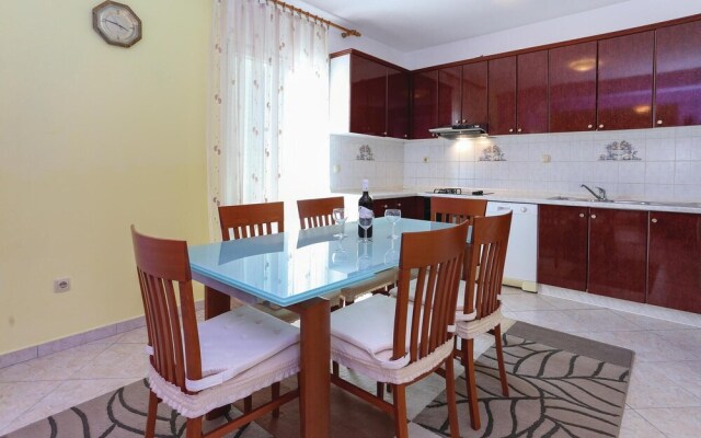 Awesome Home in Kastel Novi With Wifi and 6 Bedrooms