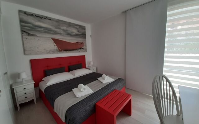 Comfortable Holiday Home in Pozzallo With Balcony