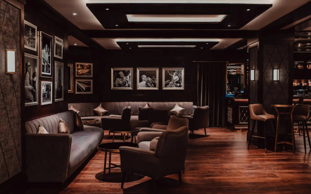 Al Bustan Palace, a Ritz-Carlton Hotel