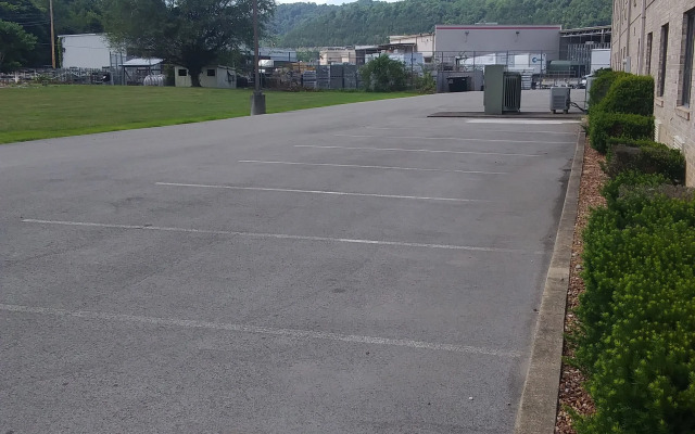 Brookshire Inn & Suites