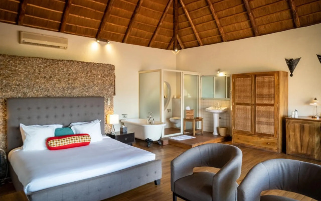 Le Petit Village Hotel & Spa