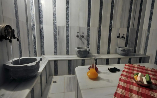 Rhiss Hotel Bostanci