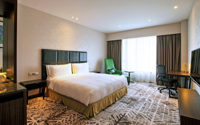 Crowne Plaza Shanghai Jinshan Hotel