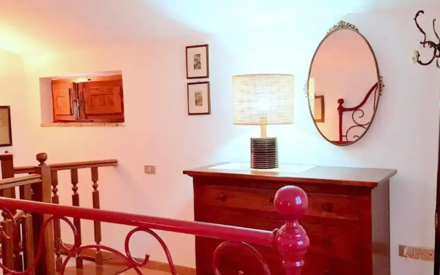 Cosy Cottage in Chiusdino with Garden