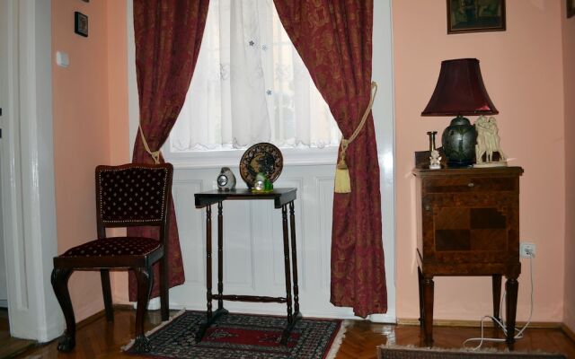 Central Avenue Apartments