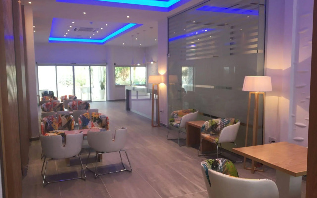 Vrachia Beach Hotel & Suites - Adults only