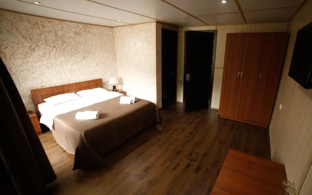 Отель Banguriani