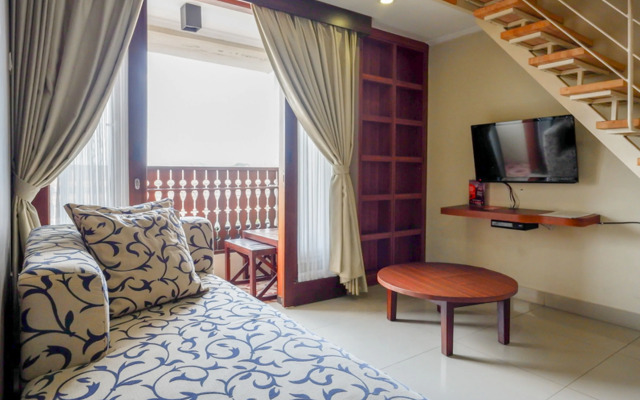 RedDoorz Plus near Hartono Mall 2