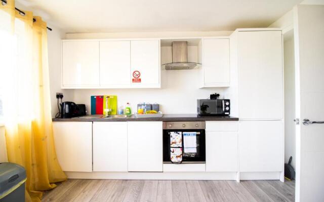 Springfield Apartment by Southwest Rooms - Free Parking & Netflix