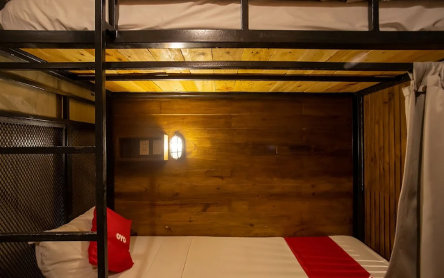 OYO 821 Connector Hostel