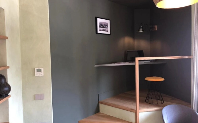 Carola B Tastefully Furnished Apartment Lakefront