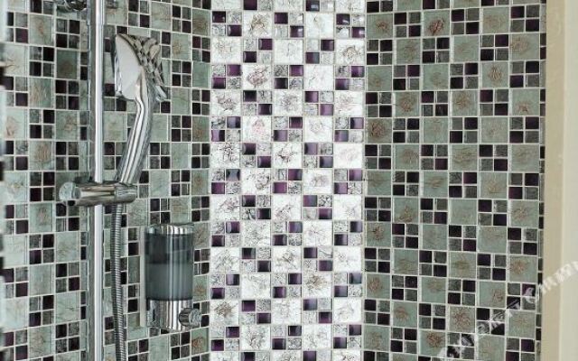 Lingshui Qingshui Bay Lilai Huangguan Hotel