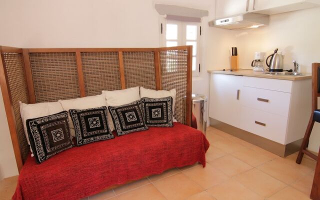 Modern House With Terrace, Near the Popular St. Maxime