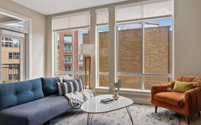 Denver | Cozy 1BD/1BA Riverfront Apartment