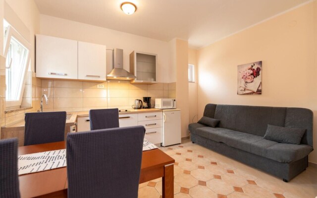 Nice Apartment in Zadar With Wifi