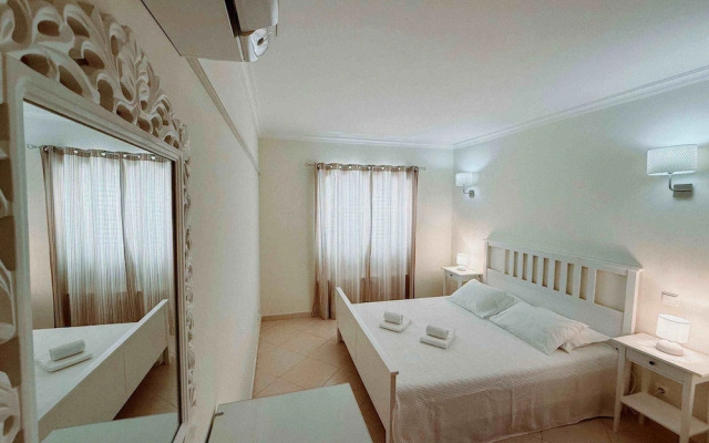 Portugal Rentals Vila da Praia Apartments