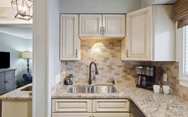 Resort Bungalow Private Boardwalk to the Ocean!