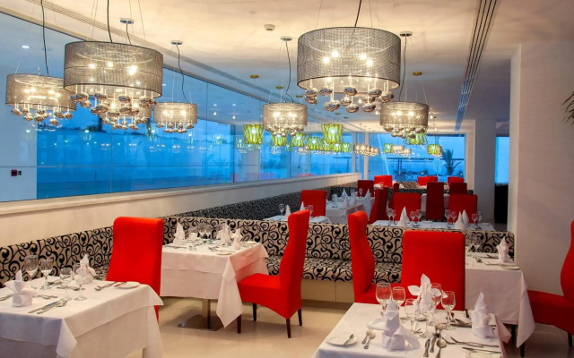 King Evelthon Beach Hotel & Resort