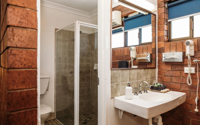 Country Pathfinder Motor Inn