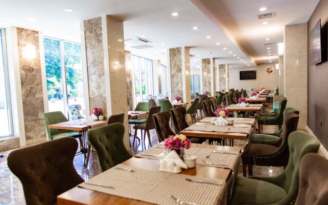 Khazar Palace Hotel & Restaurant