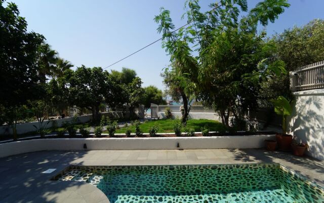 Icon Beach Suites Hotel