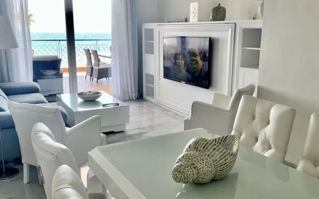 MI CAPRICHO C16 Luxury apartment on the beachfront