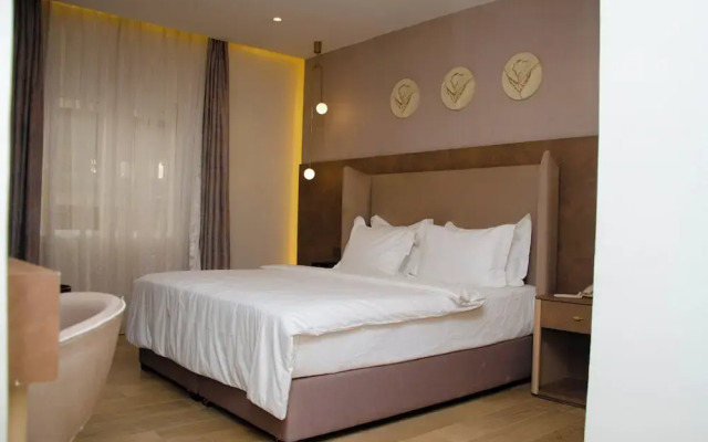 Check Inn Hotel Gimbiya